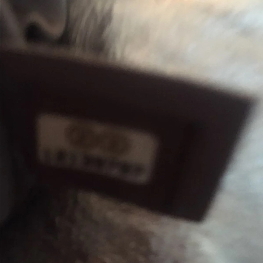 Chanel - Picture 6 of 7